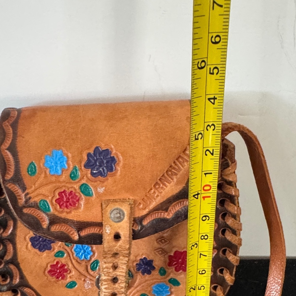 Vintage Handcrafted hand tooled Floral Tan Leather Crossbody Bag - Picture 9 of 9